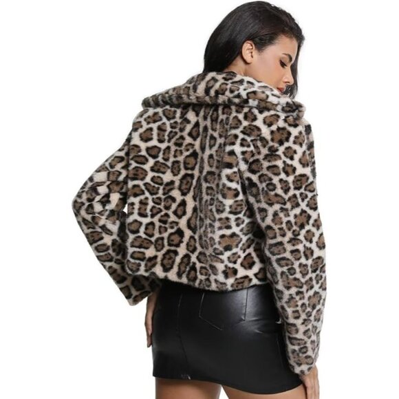 Cropped Leopard Print Faux Fur Jacket Large Plush Pockets Snap Closure Lined NEW - Picture 2 of 2